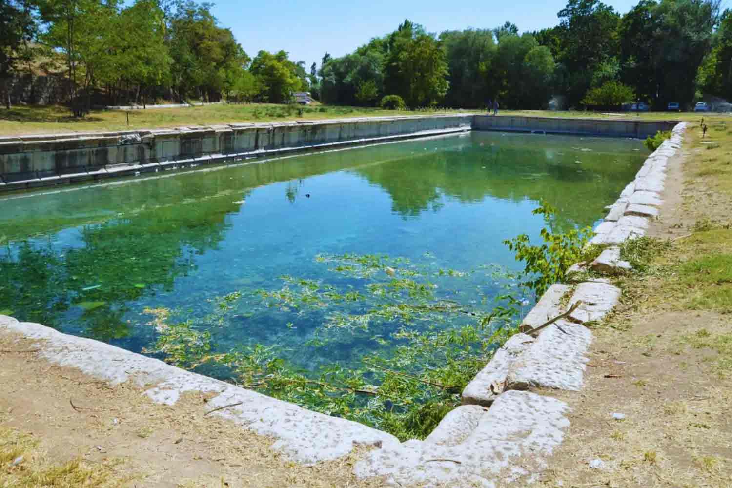 Piscina antigua antes de iniciar el proceso de reforma